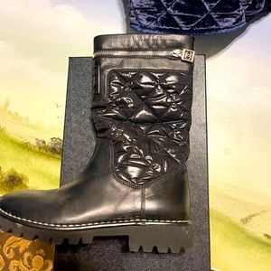 Black Chanel quilted boots (size 7.5)